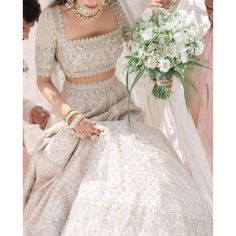 Ivory Lehenga, Handwork Blouse Design Latest, Indian Fashion Lehenga, Wedding Gifts Indian, Hot Pink Pants, Pakistan Wedding, Hindu Wedding Ceremony, Reception Lehenga, Wedding Sherwani