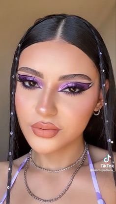 Makeup And Hairstyles, Disney Eye Makeup, Makeup Ojos, Sparkly Makeup, Rhinestone Makeup, Eye Makeup Pictures, Purple Makeup