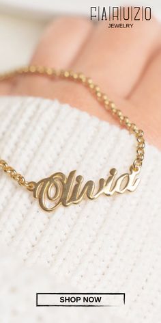 A trendy and timeless jewel that lets you burn those you love forever. This ankle bracelet can be personalized with a single name of your choice, from three to ten characters maximum. Name Anklet, Ankle Bracelets Gold, Bracelet Name, Engraved Bar Necklace, Vertical Bar Necklace, Black Leather Bracelet, Gold Anklet, Monogram Ring, Ankle Chain