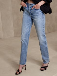 The Straight Jean | Banana Republic Vintage Straight Leg Jeans Outfits, High Rise Straight Jeans Outfit, Slim Straight Jeans Outfit, Slim Jeans Outfit, Straight Jeans Women, Straight Leg Jeans Outfits, Outfits Con Jeans, Jeans Outfit Women, Happy Clothes