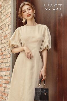 Amy Linen Dress – VAST Linen Dresses Elegant, Peasant Sleeve, Linen Fashion, Midi Shift Dress, Vintage Inspired Outfits, Beige Dresses, Vestidos Vintage, Mode Vintage, الرسومات اللطيفة