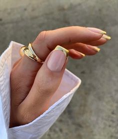 Gold Accented Nail Inspiration, Chrome Tip Nails French Manicures, 1920 Nails, Current Nail Trends 2023, Gold Accent Nails, Shower Tok, Gold Tip Nails, 21 Aesthetic