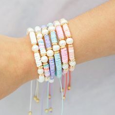 Adjustable handmade with fresh water pearls. Ocean Bracelet, Preppy Bracelets, Spring Bracelet, Easy Diy Jewelry, Clay Bracelet, Diy Bracelet Designs, Beads Bracelet Design, 30 Gifts, Homemade Jewelry