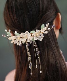 Elevate your hair game with our exquisite Elegant Gold Sterling Silver Overgild Pearl Floral Tassel Hairpin QD029. This luxurious masterpiece is simply perfect for adding a touch of sophistication and exclusivity to any hairstyle. Indulge in its opulent materials and intricate floral design, reminiscent of the world of art and literature. A true gem for those who appreciate beauty and refinement.Made of fine Sterling Silver Overgild Pearl Floral Tassel.Measurement: 10cm/3.9" * 10cm/3.9". Matches Hair Tassels, Hanfu Hair Accessories, White Flower Hair Clip, Hanfu Hair, French Twists, Side Hair, Chinese Hair Accessories, Daily Hairstyles, Chinese Hairstyle