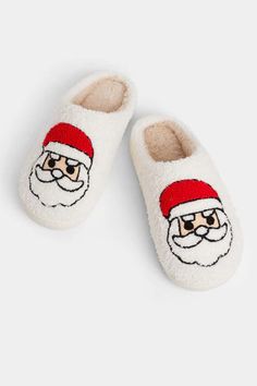 Treat your feet to ultimate coziness with our Happy Feet Slippers. Perfect for the holiday season, these festive slippers are the ideal Christmas gift for your loved ones (or yourself!). Slip them on and feel the warmth and comfort all day long. Size Small (6-7), Size Medium (8-9), Size Large (10) Holiday Slippers, Christmas Slippers, Christmas Wishlist, Coco, Holiday Season, Gifts For Friends, Slippers, First Love, Christmas Gifts