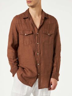 Man linen shirt texan styleVintage-look treatmentBrown solid colorFront applied pocketsComfortable sizeLong sleevesClassic necklineFront closureButton downButtoned cuffsComposition:100% Linen Brown Collared Shirt With Buttoned Pockets, Brown Button-up Shirt With Buttoned Pockets, Classic Brown Shirt With Buttoned Pockets, Brown Shirt With Welt Pockets And Spread Collar, Classic Brown Tops With Flap Pockets, Classic Brown Tops With Pockets, Unstructured Brown Collared Shirt, Collared Brown Shirt With Welt Pockets, Brown Collared Shirt With Welt Pockets