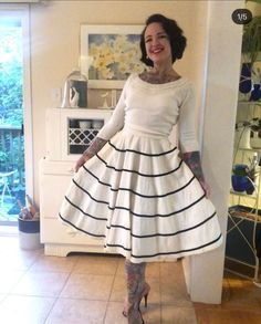 Stunning Cream coloured 1950s Circle Skirt with Black Velvet Rings, a brass zipper and oodles of vintage charm  Waist 25 inches 1950s Circle Skirt, Velvet Dressing Gown, Faux Fur Hat, Womens Skirts, Green Suit, 1950s Vintage, Circle Skirt, Vintage Handbags, Velvet Dress