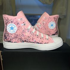 Converse Kids Ctas Hi Size 6 Kids New Converse Pink Canvas Shoes With Round Toe, Pink Converse Canvas Shoes With Round Toe, Pink Converse Canvas Shoes, Converse Round Toe Canvas Shoes For School, Converse Pink, Shoes Converse, Kids Converse, Crazy Shoes, Converse All Star