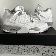 Worn Once & Super Clean. White/Fire Red Tech Grey-Black. Size 6 In Women. Jordan Shoes Retro, Custom Nike Shoes, Shoes Retro, Custom Nike, Cute Nike Shoes, Jordan 4 Retro, Nike Basketball Shoes, Cute Nikes, Air Jordan 4