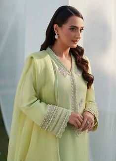 Pakistani Attire, Farah Talib Aziz, Embellished Shirt, Hand Painted Sarees, Dress Design Patterns, Organza Dupatta, Suit Fabric, Pakistani Outfits, Green Fabric