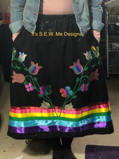 Beautiful flower ribbon skirt custom made to your size. Colorful and fun to wear. There are also pockets for your convenience. Native American Ribbon Work, Horse Ribbons, Native American Dress, Powwow Regalia, Jingle Dress, Ribbon Skirt, Native American Regalia, Native Dress, Native American Clothing