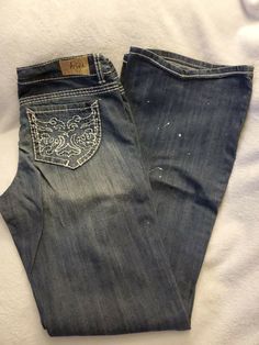 New with Tags. Ariya Jeans Women's Size 11/12 Flare. Embroidered, Paint Splatter. Curvy, Stretch. Jeans With Stamps, Embrodered Jeans, Low Wasited Flare Jeans, Fridge Jeans, Emmiol Star Jeans, Womens Flared Jeans, W2k Jeans, Jeans Bell Bottoms, Alternative Jeans