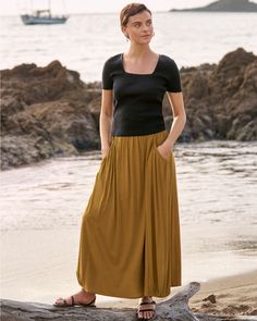 We refined your relaxed summer tee, crafting it in a ribbed sweater knit for a fitted, totally flattering look. Divinely soft in premium Peruvian pima cotton, and detailed with a square neckline for modern style.  Exclusive. Short sleeves. Peru. Garnet Hill Skirt, Petite Casual, Outfit Inso, Comfortable Skirts, Garnet Hill, Beautiful Skirts, Summer Tee, Sweater Knit, Knit Skirt