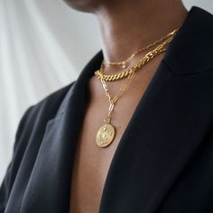 Personalized Traditional Crafted Style Jewelry Gift for Her: Four initials heart or arrow, pendant medallion charm engraved era collection necklace in gold vermeil plated sterling silver 925 for mom, sister, best friend, bridesmaids or yourself. Unique women gift minimalist style jewelry for any occasion. ★★ PAIR IT with Our Tyra Medallion Bracelet to wear it as a Set: https://www.etsy.com/listing/1180398935/oak-and-luna-tyra-initial-medallion? ★D E T A I L S  ∙ & ∙ M A T E R I A L  ∙  I N F O Oak And Luna, Valentine Gifts Jewelry, Dance Necklace, Unique Gifts For Women, Belly Dancing, Gold Charm Necklace, Cluster Necklace, Medallion Necklace, Valentines Jewelry