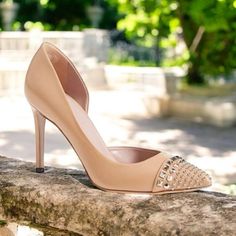 95mm, Pointed Toe W/ Gold Tone Studs, Leather Upper & Soles. Luxury Court Shoes With 4-inch Heel For Gala, Luxury Wedding Shoes With 4-inch Heel, Pointed Toe Heels For Galas, Gucci Leather Heels With 4-inch Heel, Gucci Patent Leather Heels For Evening, Gucci Heels With Heel Strap For Evening, Chic Pointed Toe Court Shoes For Galas, Glamorous Gucci Ankle Strap Heels, Gucci Elegant Open Toe Heels