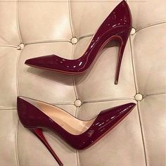 #fashion #aesthetic #heelsaddict #winenight Pretty Heels, Heels Aesthetic, Dr Shoes, Cute Shoes Heels, Shoes Heels Classy, Heels Classy, Fancy Shoes, Girly Shoes, Shoe Inspo