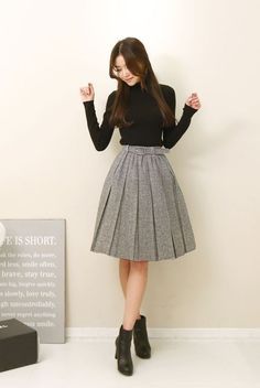 Korean Fashion Work, Grey Pleated Skirt, Korean Fashion Ideas, Korean Fashion Online, Korean Fashion Outfits, Grey Skirt, Retro Pin Up, Korean Fashion Dress, Korean Fashion Trends