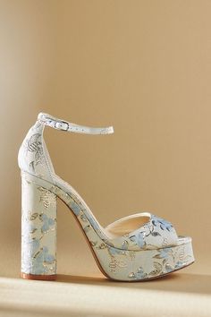 Shoes With White Dress What Color, Something Blue Shoes Wedding, White Platform Wedding Shoes, Prom High Heel, Wedding Shoes Bride Blue, White Heels Graduation, Wedding Summer Ideas, Platform Wedding Heels, Grad Heels