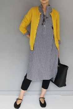 Cardigan And Leggings Outfit, Mode Over 50, Gingham Shirt Dress, Dress Over Pants, Look Legging, Yellow Cardigan, Leggings Outfit, 60 Fashion