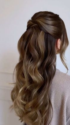 Wedding Half Up Half Down Fine Hair, Hairstyles For Weedings, Formal Bridesmaid Hair, Royal Princess Hairstyles Aesthetic, Brunette Wedding Hairstyles Half Up, Off Shoulder Dress Hairstyles, Bridesmaid Hair Curtain Bangs, Half Up Half Down Bridal Hair Brunette, Wavy Hair Bridesmaid