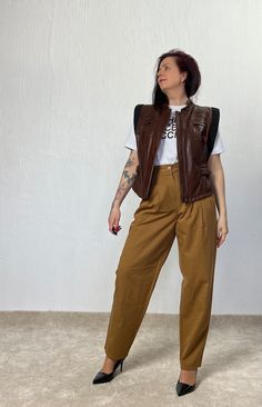 Vintage Vest Brown Leather Sleeveless Lined Vests Top, Size M L, Usa 12, Gb 14, J I 46, F B 44, Ch a Nl D 42 - Etsy Latvia Brown Utility Vest For Fall, Brown Sleeveless Sweater Vest With Pockets, Brown Winter Vest For Workwear, Brown Sleeveless Sweater Vest For Work, Fitted Utility Vest For Workwear, Casual Fitted Brown Vest, Retro Sleeveless Outerwear For Fall, Leather Vest With Pockets For Fall, Brown Sleeveless Tank Top For Fall