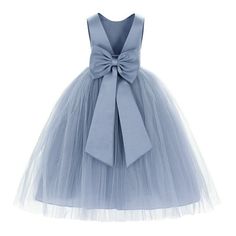 This gorgeous flower girl dress features a open back satin bodice with elegant tulle skirt. The waistline is delicately decorated with a removable satin tiebow. The elegant tulle skirt has 6 layers, top 3 layers are made of tulle. 4th is layer of soft satin, 5th layer is a netting attached to the 6th layer for additional fullness, the 6th layer is a satin lining to bring comfort to your little girl while wearing the dress. Perfect for princess party, wedding, holiday, theme party, ceremony, birt Dress For Wedding Guest, Flower Girl Dresses Blue, Satin Flower Girl Dress, Tulle Flower Girl Dress, Pageant Gown, Toddler Flower Girl Dresses, Dress For Wedding, Tulle Flower Girl, Satin Tulle