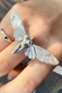 Botticelli Cicada Ring Cicada Necklace, Dope Jewelry, Funky Jewelry, Jewelry Lookbook, The Glory, Diy Schmuck, Dream Jewelry, Jewelry Inspo, Pretty Jewellery