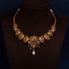 Medium Haram Designs Gold, Neckpiece Jewelry Gold, Nakshi Jewellery Necklaces, Necklace Designs Gold Indian Simple, Gold Nakshi Necklace, Simple Necklace Gold Indian, Short Necklace Designs Gold, Kante Gold Necklaces