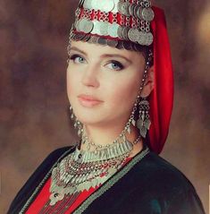 Armenian Outfits, Armenian Symbols, Armenian Military, Costumes Around The World, Afghan Dresses