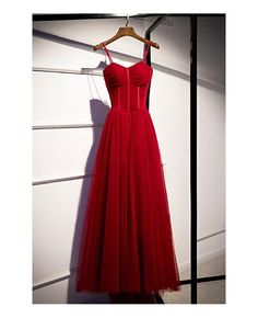 Shop simple corset top tulle party dress with spaghetti straps online. All instock with free shipping. Pro since 2009. Red Formal Gown, Tulle Party Dress, Dress With Corset, Prom Dress Evening, Custom Prom Dress, Spaghetti Strap Prom Dress, Red Evening Dress, Looks Party, Dress Chiffon