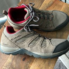 Like New Women’s Columbia Hiking Shoes, Sized 8.5. Only Worn Once, On Pavement, Never Worn In Wet Environment. **Check Out My Bundle Offer To Save More!** All Items Come From A Smoke-Free And Pet-Free Environment. Serious Offers Only. Same Day Shipping If Order Received By Noon Hst. Cushioned Walking Shoes For Outdoor Activities, Closed Toe Walking Shoes With Vibram Sole For Hiking, Outdoor Lace-up Walking Shoes With Ortholite Insole, Lace-up Walking Shoes With Cushioned Footbed For Hiking, Comfortable Round Toe Walking Shoes For Hiking, Cushioned Lace-up Walking Shoes For Outdoor, Outdoor Sneakers With Vibram Sole, Closed Toe Sneakers With Vibram Sole For Outdoor Activities, Sneakers With Vibram Sole For Outdoor Activities