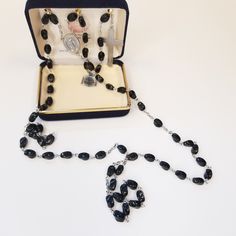 Miraculous Mary Rosary Black 108 Beads Jewelry Gift, Spiritual Black Rosary With 108 Beads, Onyx Beads 8mm As A Gift, 8mm Onyx Beads For Gifts, Elegant Rosary With Polished Beads For Gift, Elegant Rosary With Polished Beads As Gift, Elegant Gift Rosary With Polished Beads, Spiritual Black Jewelry With Polished Beads, Handmade Black Onyx Beads