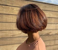 Auburn Bob Haircut, 90s Bob Black Women, Corte Channel, Bob Inspiration, Bob Black Women, Short Hair Blowout, Sleek Hairstyle, Black Women Hair Color, 2023 Hairstyles