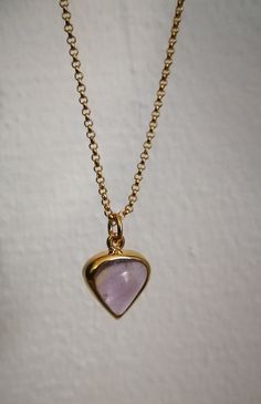 Metal: gold-plated brass Stone: amethyst Chain: 42 cm Do not hesitate to check my Instagram as well: https://www.instagram.com/atelier_tiuh/ Teardrop Necklace With Moon Charm As Gift, Teardrop Moon Charm Necklace As Gift, Teardrop Moon Charm Necklace For Gift, Gold Teardrop Moon Charm Jewelry, Gold Teardrop Jewelry With Moon Charm, Gold Necklace With Oval Moon Charm Pendant, Gold Oval Pendant Necklace With Moon Charm, Heart-shaped Gold Jewelry With Moon Charm, Gold Heart-shaped Jewelry With Moon Charm