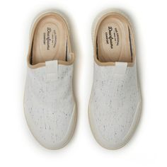 What if we said there's a sneaker, we couldn't wait to put on instead of take off? Cushioned footbeds, reliable arch support, extra-soft lining; Lila has it all. Mule Flats, Reebok Classic Leather, Closed Toe Shoes, Timberlands Women, Trending Sneakers, Black Ballet Flats, Skechers Women, Pointed Toe Flats, Casual Lace