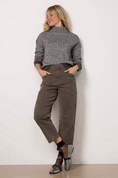 A cozy herringbone pattern elevates this chic sweater by Splendid. Finished in a wool blend with a hint of cashmere, this mockneck sweater features striped long sleeves, ribbed trim, and a relaxed fit that pairs perfectly with denim, skirts, and cargo pants. | SPLENDID Women's Emila Pullover, Size XS, Grey Mockneck Sweater, Chic Sweater, Chic Sweaters, Denim Skirts, Shoe Size Conversion, Herringbone Pattern, Mock Neck Sweater, Striped Long Sleeve, Herringbone