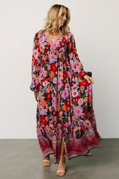 A gorgeous dress just for you. Malena features a black multi color, a maxi skirt length, and a flowing rayon material! Boho Sheek, Deep V Maxi Dress, Bbq Outfits, Indian Block Print Fabric, Edgy Dress, Boho Dresses Long, Baltic Born, Winter Fashion Outfits Casual, Tiered Maxi Skirt