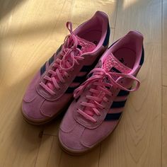 Super Cute Pink Gazelle Sneakers With Flat Form Sole. Barely Worn So Sole Is In Good Condition - Not A Lot Of Wear. Uk Size 7, Us Size 8.5/9. Platform Gazelle, Pink Gazelle, Pink Gazelles, Adidas Originals Shoes, Adidas Shoes Originals, Pink Platform, Pink Platforms, Shoes Pink, Cute Pink