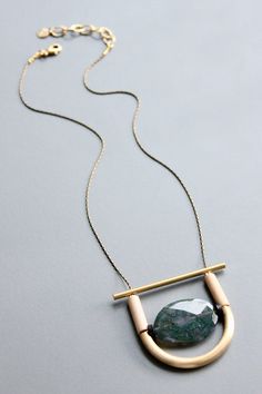 Adjustable Moss Agate Gemstone Jewelry, Agate Jewelry With Adjustable Chain, Modern Adjustable Jewelry With Large Stone, Handmade Adjustable Moss Agate Necklace, Adjustable Agate Jewelry With Large Pendant, Adjustable Agate Jewelry With Chain, Adjustable Agate Necklace With Large Stone, Adjustable Jade Pendant Necklace, Modern Jewelry Pendant With Large Stone