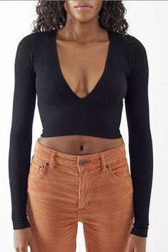 Urban Outfitters Josie Top, Josie Top Urban Outfitters, Fall Seamless Cropped Top, Seamless Crop Top For Fall, Trendy Stretch V-neck Top For Fall, Versatile Cropped Seamless Tops, Versatile Seamless Cropped Top, Trendy Seamless Crop Top For Fall, Fitted Crop Top For Fall