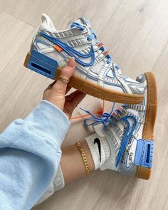 Af1 Nike, Jordans Outfit, Nike Jordans, Sneaker Shop, All Nike Shoes, Shoes Trendy, Women Running