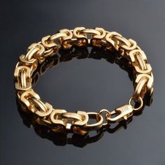 Brand New Women's 18k Gold Twisted Chain Link Bracelet Genuine 18k Gold Plated Sterling Silver (Stamped) Length - 8" 9mm Width Retail Price $350 Buy With Confidence From A Trusted Seller With A 99%+ Feedback Rating! A0418 (Id-385-) Luxury Gold-tone Box Chain Bracelet, Luxury Gold Metal Chain Bracelet, Luxury Gold Bracelets Tarnish Resistant, Luxury Gold-tone Link Bracelet, Gold-tone Box Chain Bracelet For Formal Occasions, Luxury Yellow Gold Chain Bracelet, Classic Gold Metal Bracelet, Formal Gold Box Chain Bracelet, Luxury Yellow Gold Metal Bracelet