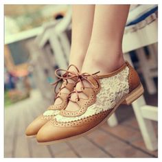 Vintage Oxford Shoes, Women Oxfords, Brown Brogues, Lace Oxfords, Oxford Shoes Outfit, Lace Shoes, Hipster Mens Fashion, Lace Up Flats, Low Heel Shoes