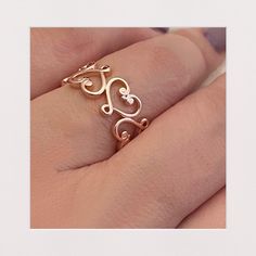 Gorgeous Hearts Filigree Ring Plated In 18 Karat Rose Gold. Size 8 Brand New Boutique Item Blue Diamond Wedding Band, Paw Print Ring, Rose Gold Ring Set, Sparkly Ring, Raw Stone Ring, Silver Heart Ring, Chevron Ring, Vintage Diamond Rings, Sterling Silver Rings Bands