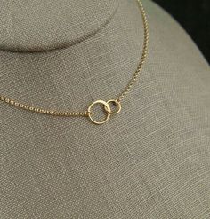 خوات�م خطوبة, Simple Gold Necklace, Gold Necklace Simple, Rings Necklace, Gold Rings Fashion, Gold Jewelry Simple