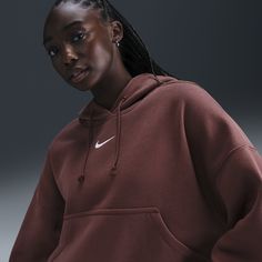 Grounded in style, comfort and versatility, meet our take on luxury loungewear. Our roomiest fit paired with exaggerated details (like the oversized pocket and taller ribbing) ensures this hoodie is anything but basic. All that's left to decide is whether to style it with the matching sweats or other pieces from your wardrobe. Athleisure Sweatshirt With Pockets, Nike Solid Sweats For Fall, Nike Solid Color Sweats For Fall, Nike Solid Color Fall Sweats, Leisure Hoodie With Ribbed Cuffs, Sporty Oversized Activewear With Kangaroo Pocket, Oversized Athleisure Activewear With Kangaroo Pocket, Oversized Athleisure Sweats With Kangaroo Pocket, Sporty Oversized Top With Kangaroo Pocket