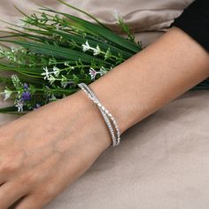 Natural SI-H Pear Diamond Bangle 18k White Solid Gold Bracelet Gift 2.65 Ct. Gold Infinity Bracelet, Minimalist Bangle, White Gold Diamond Bracelet, White Gold Bangle, Diamond Bangle Bracelet, Solid Gold Bracelet, Bracelet Minimalist, Fine Diamond Jewelry, Diamond Bangles Bracelet