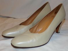 Welcome!  Here you will find a pair of women’s Andrew Geller ivory/ pearl heels / pumps, Sz 8 ½ M.  They are in very good condition.  They have very light scuff marks. 
   Actual measurements on the bottom of the shoe: Length 10” Width 3” Heel height 3” 
 I have lots of other goodies in my store. Please be sure to check it out by clicking on the red “door” next to my name. Winning bidders please remit payment via Paypal within 3 days of auction close. PLEASE NOTE: I often recycle boxes / package Formal Cream Court Shoes With 4-inch Heel, Cream High Heel Court Shoes For Formal Occasions, Formal Cream Court Shoes, Cream Round Toe Court Shoes For Formal Occasions, Pearl Heels, Red Door, Ivory Pearl, Heels Pumps, Sling Backs