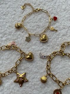 Homemade Gold Jewelry, Aesthetic Charm Bracelet, Home Made Jewelry Ideas, Charm Bracelet Ideas, Gold Charms For Bracelets, Charm Bracelet Aesthetic, Charm Bracelet Making, Charm Bracelet Diy, Charm Bead Bracelet