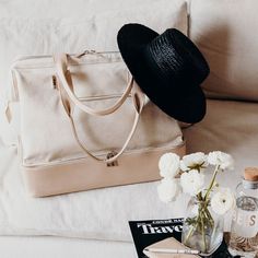 Our beige weekender bag is the ultimate travel companion. Easy packing, a separate shoe compartment + adjustable shoulder strap. Shop today! Weekend Duffle Bag, Bottle Sling, Beige Bag, Shay Mitchell, Overnight Bag, Laptop Pocket, Weekend Getaway, Velcro Straps, Longchamp Le Pliage